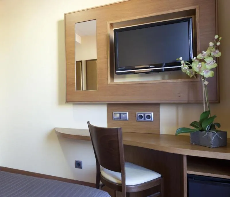 DOUBLE ECONOMY Room, Sterling, Madrid