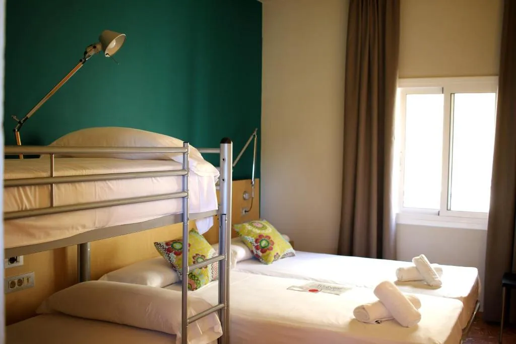 FAMILY ROOM WITH TERRACE Room, Hostal La Fosca, Costa Brava