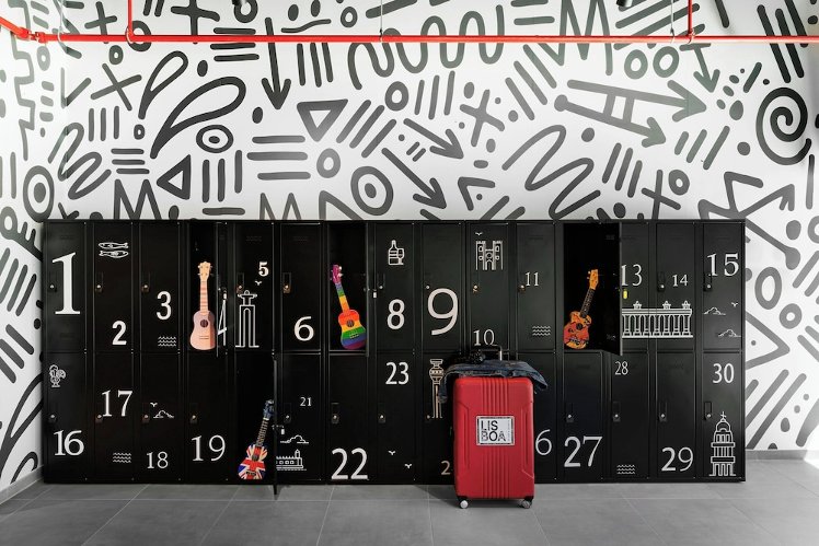 Moxy Alfragide Lisboa, Lisbon