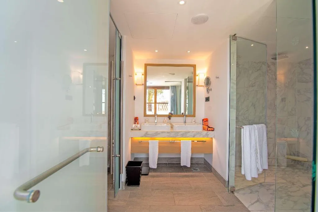 SUITE WITH PRIVATE POOL Room, Angsana Corfu Resort & Spa, Corfu