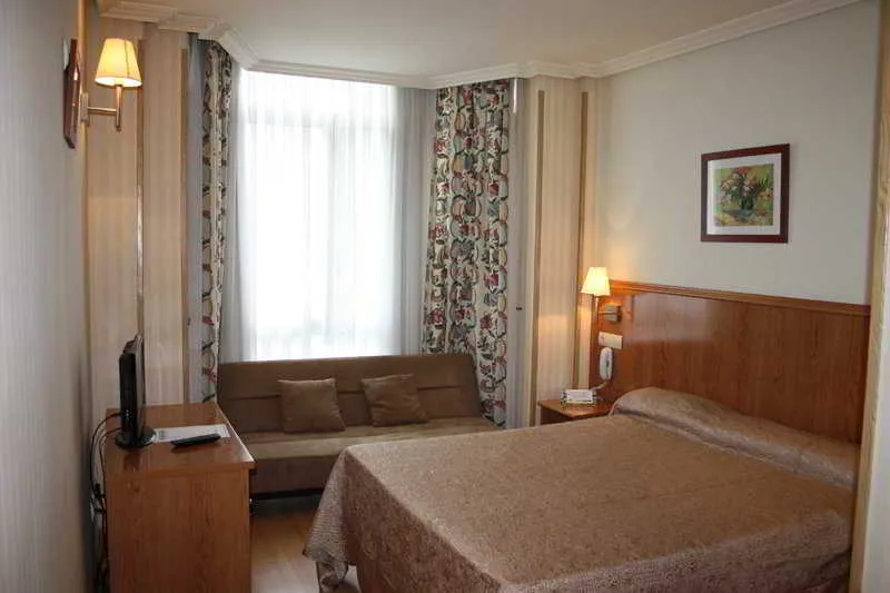 Room, A&H Plaza del Liceo, Madrid