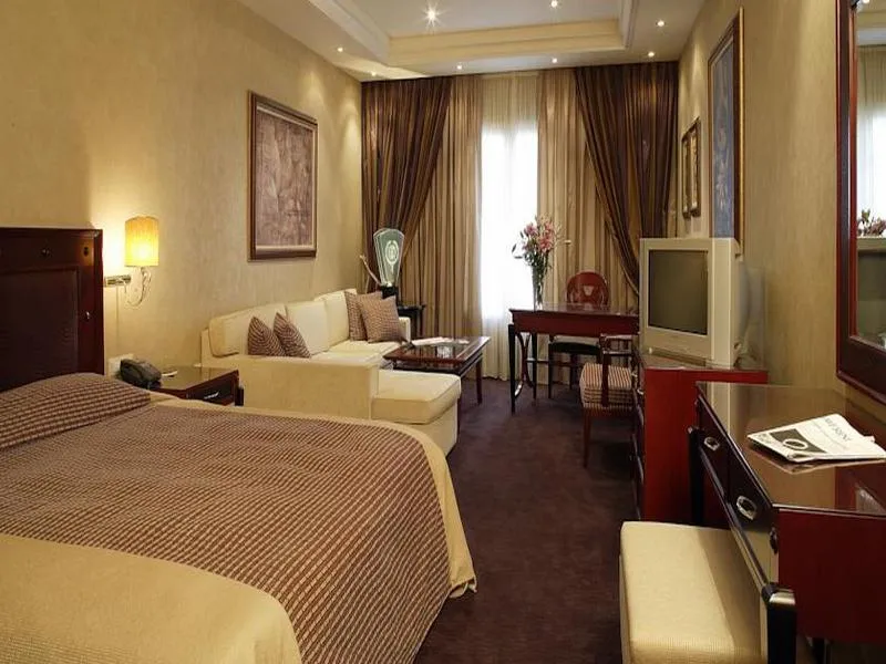 SUITE CAPACITY 3 ONE BEDROOM Room, Theoxenia House, Athens