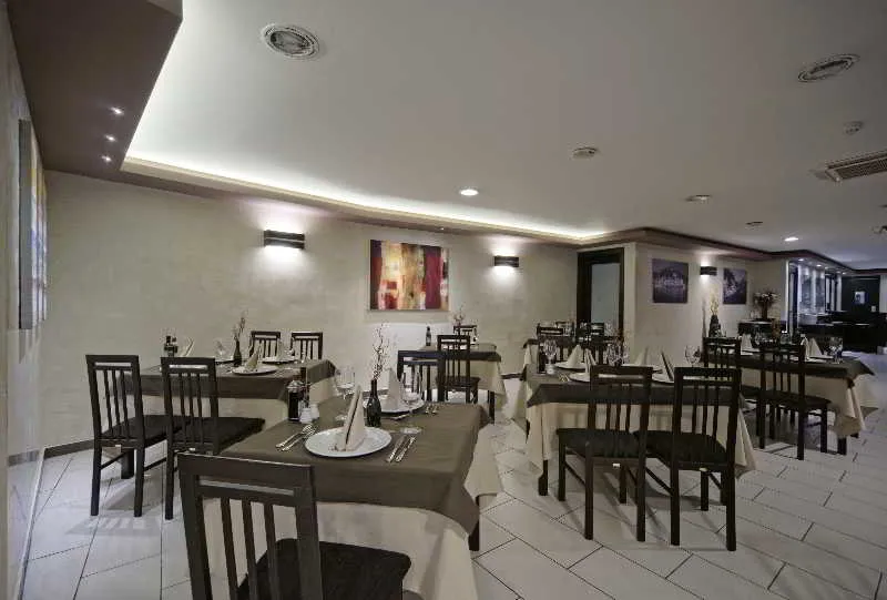 Restaurant, Xemxija Bay Hotel, Malta