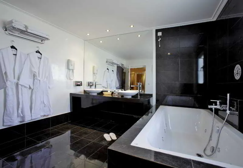 Room, Piraeus Theoxenia, Athens