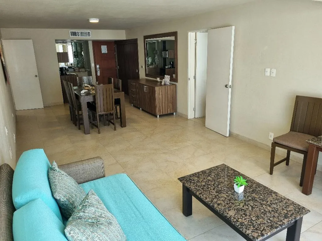 FAMILY ROOM CAPACITY 8 Room, Ocean Spa Hotel All Inclusive, Cancun Area