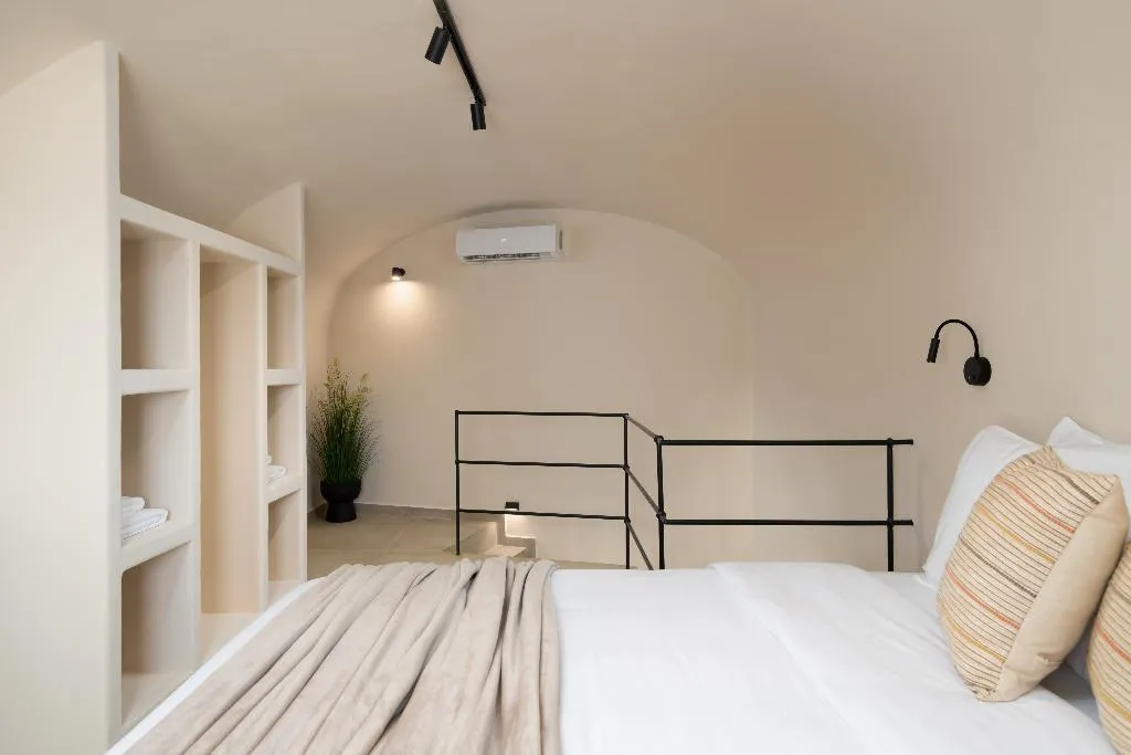 APARTMENT LUXURY ONE BEDROOM Room, White Orchid Boutique Apartments, Santorini