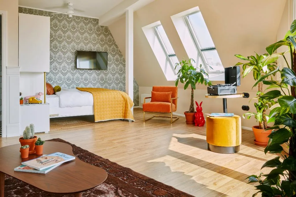 SUITE STANDARD Room, Max Brown Hotel Ku’damm, part of Sircle Collection, Berlin