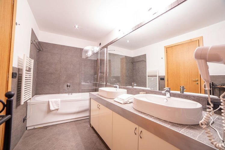 B&B Galileo 2000, Florence