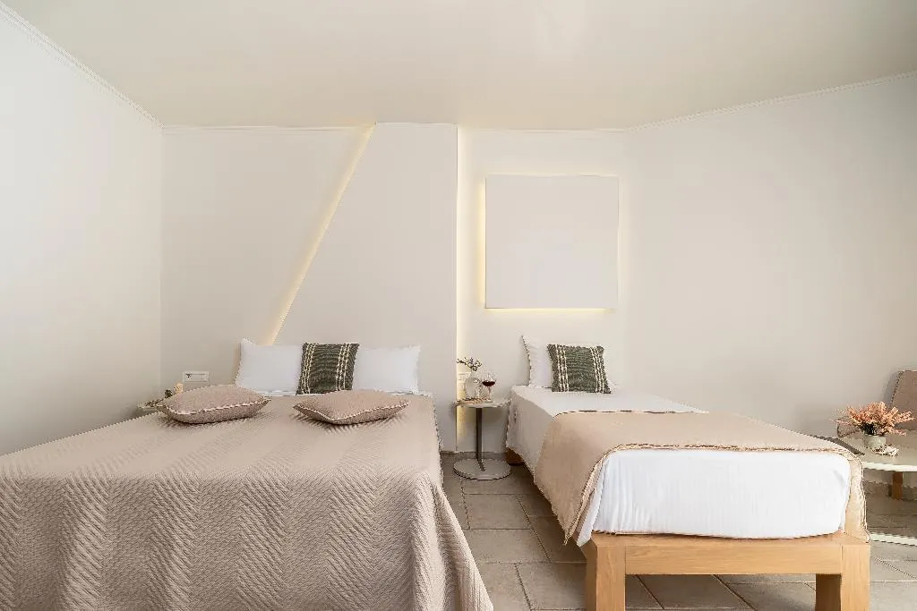 TRIPLE DELUXE Room, Arkadia Luxury Hotel Apartments, Zante