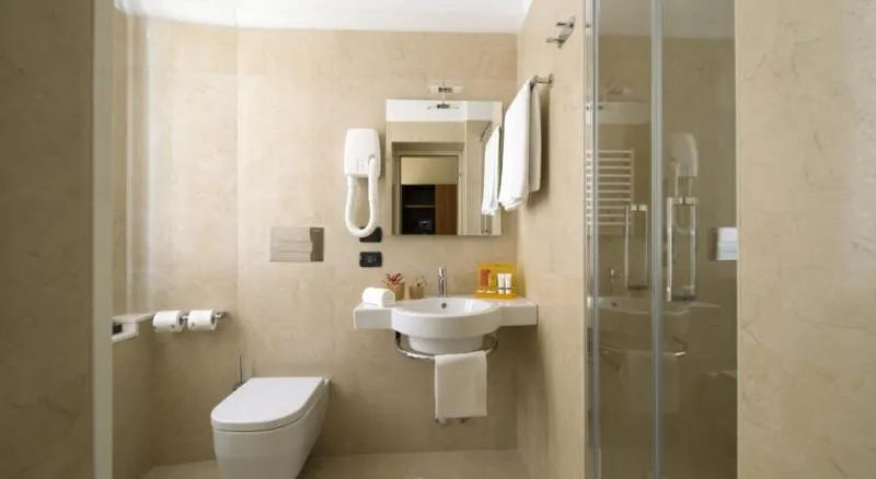 Room, Fenice Hotel Milan, Milan