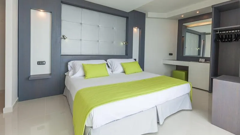 JUNIOR SUITE CAPACITY 3 Room, Sirenis Hotel Tres Carabelas & SPA, Ibiza