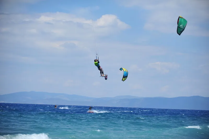 Sports and Entertainment, Andromeda, Kos