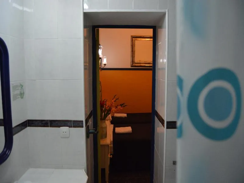 Room, Nuevo Pino, Seville