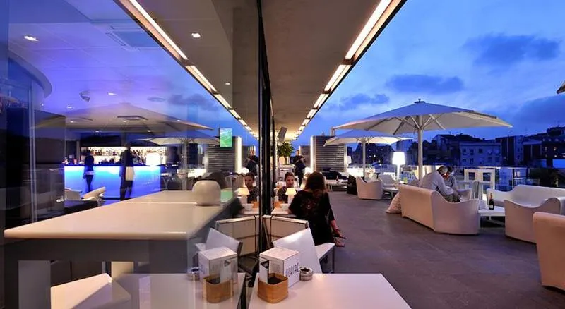 Terrace, Condes De Barcelona, Barcelona