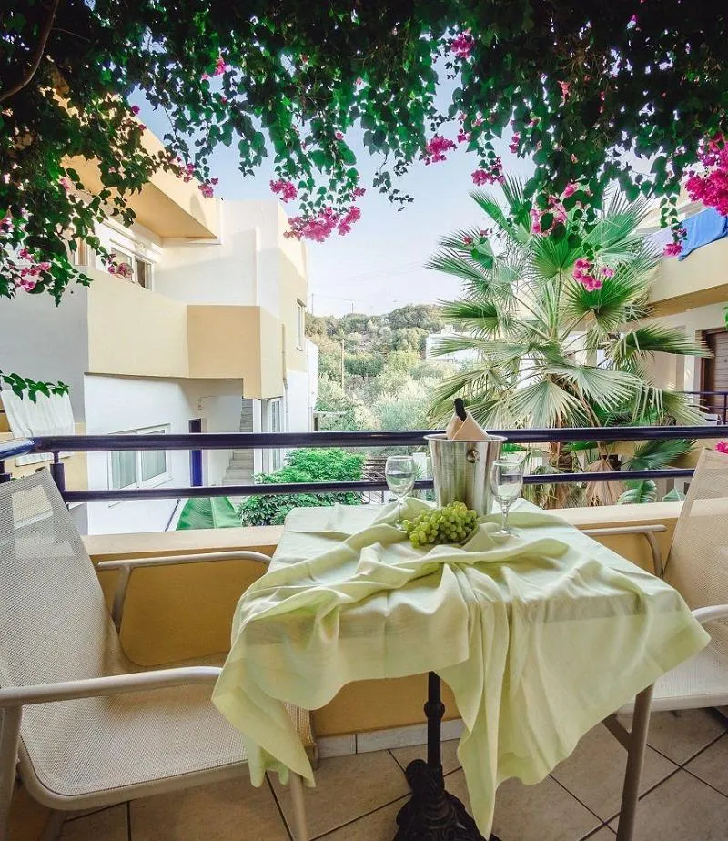 JUNIOR SUITE CAPACITY 5 Room, Faedra Beach, Crete