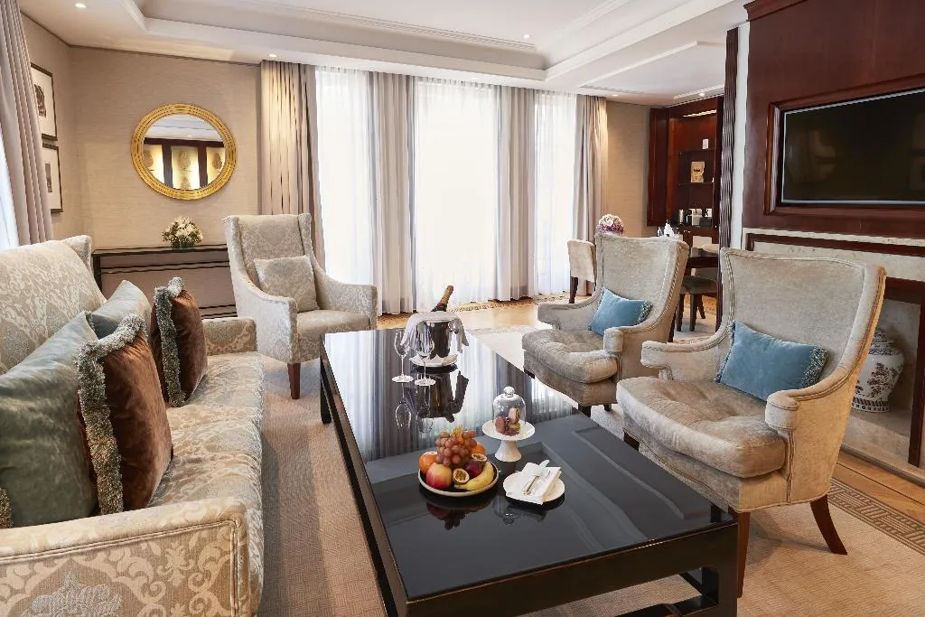 SUITE WITH VIEWS Room, Adlon Kempinski Berlin, Berlin