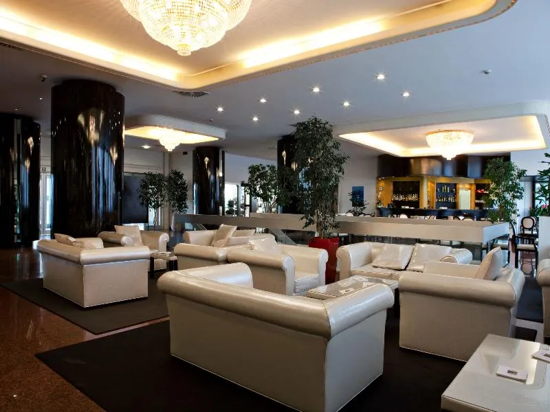 Lobby, Executive, Milan