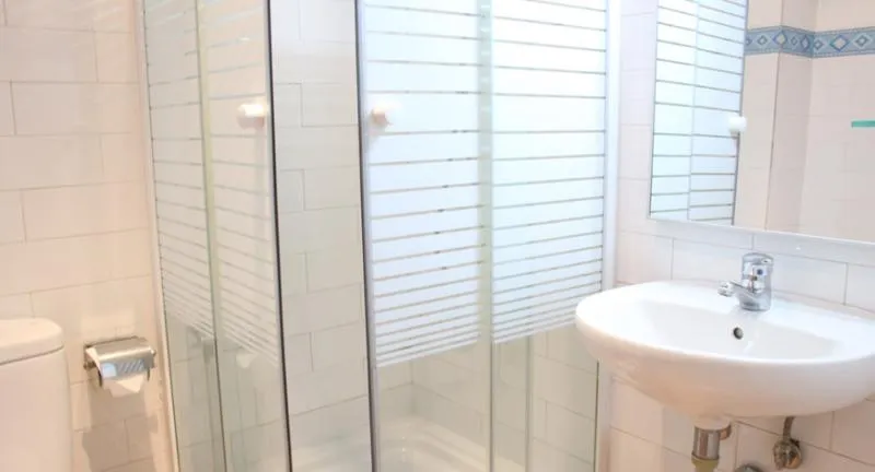 APARTMENT SUPERIOR CAPACITY 3 Room, Travessera Parc Guell Apartamentos, Barcelona