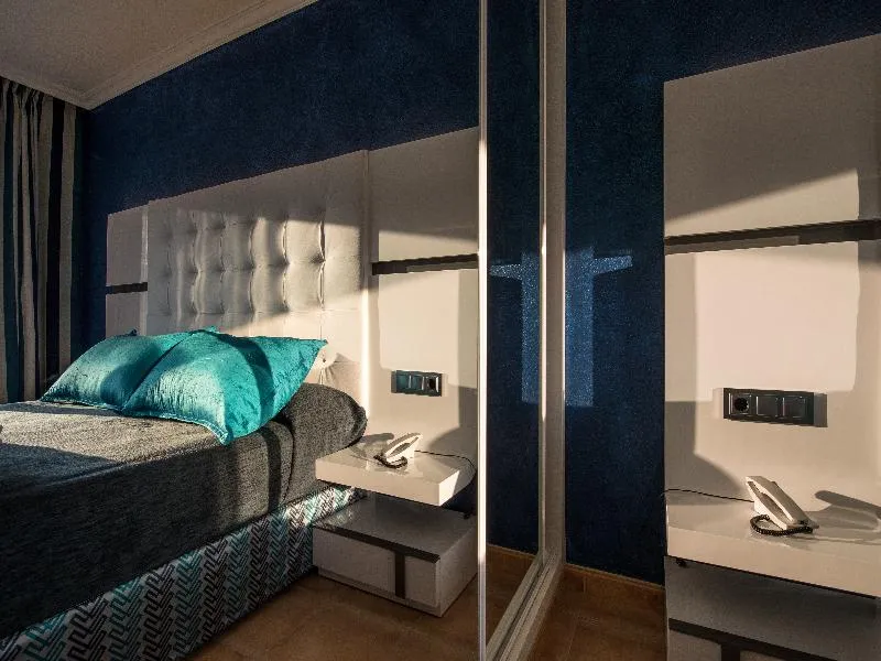 DOUBLE SINGLE USE DELUXE Room, Salles Hotel Marina Portals, Majorca