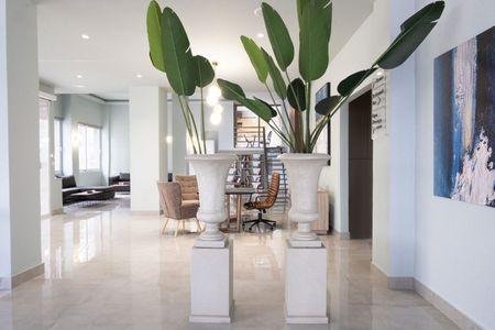 Riviera Hotel, Athens