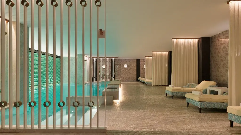 Pool, The One Monumental Palace, Porto