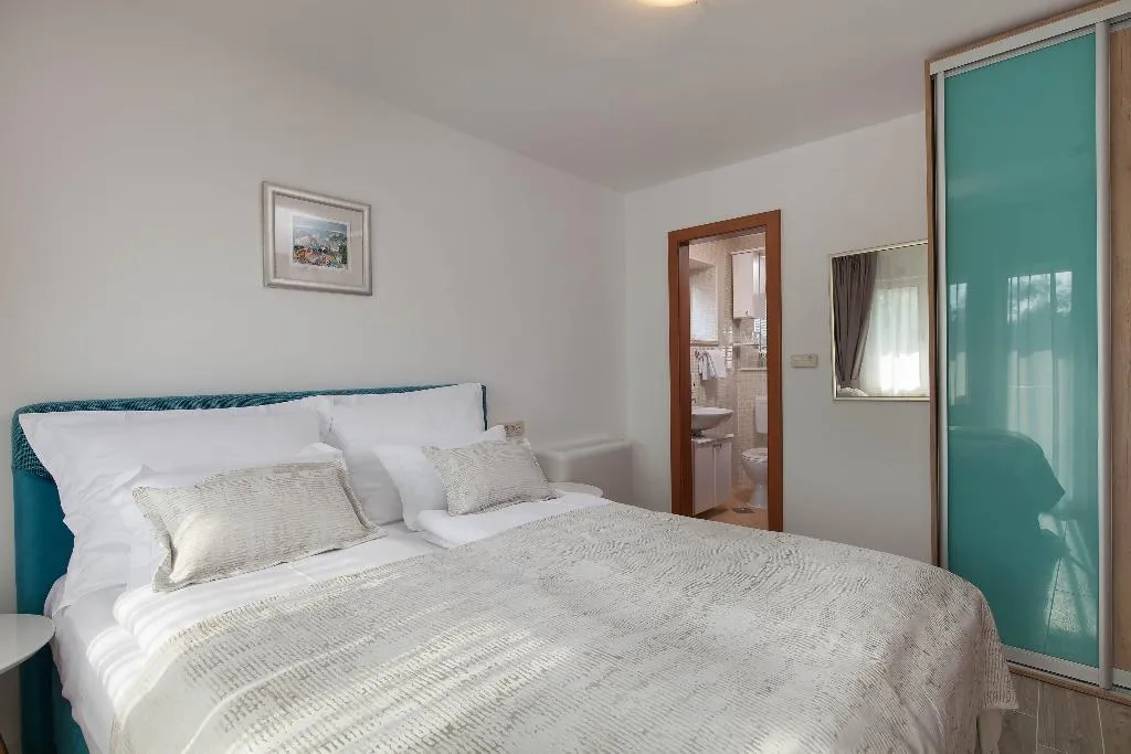 SUITE BASIC Room, Pharia Aparthotel, Split