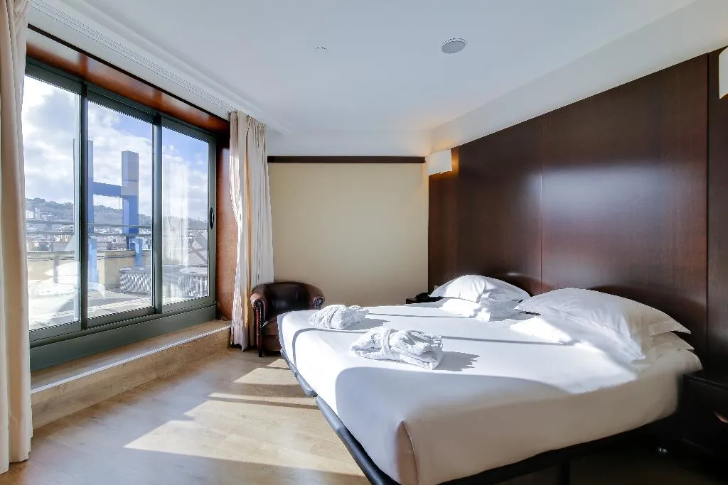 JUNIOR SUITE STANDARD Room, Barcelona Universal, Barcelona