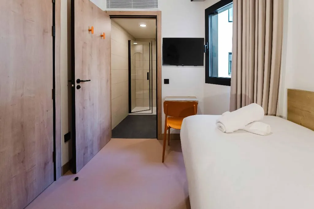 SINGLE STANDARD Room, easyHotel Alicante Centro, Costa Blanca