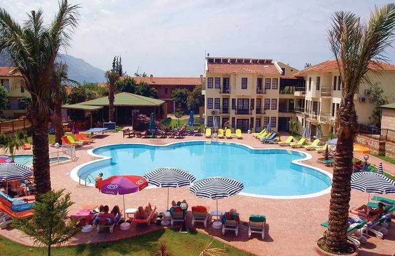 Pool, Mavi Belce, Dalaman