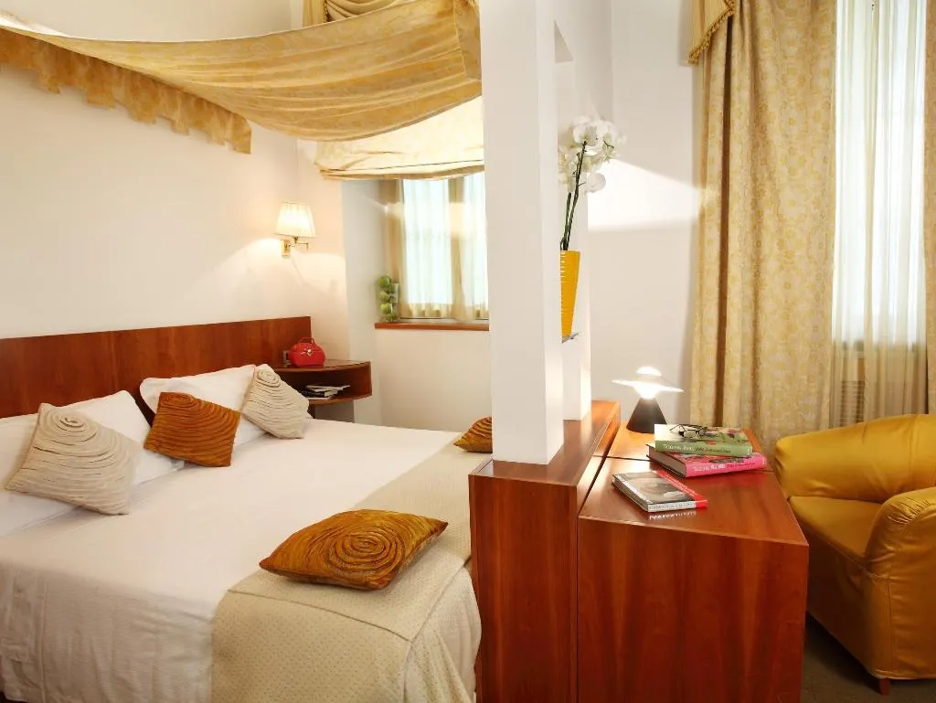 DOUBLE SUPERIOR Room, Sanpi Milano, Milan