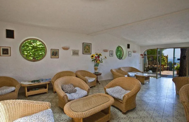 Lobby, Don Felipe, Naples