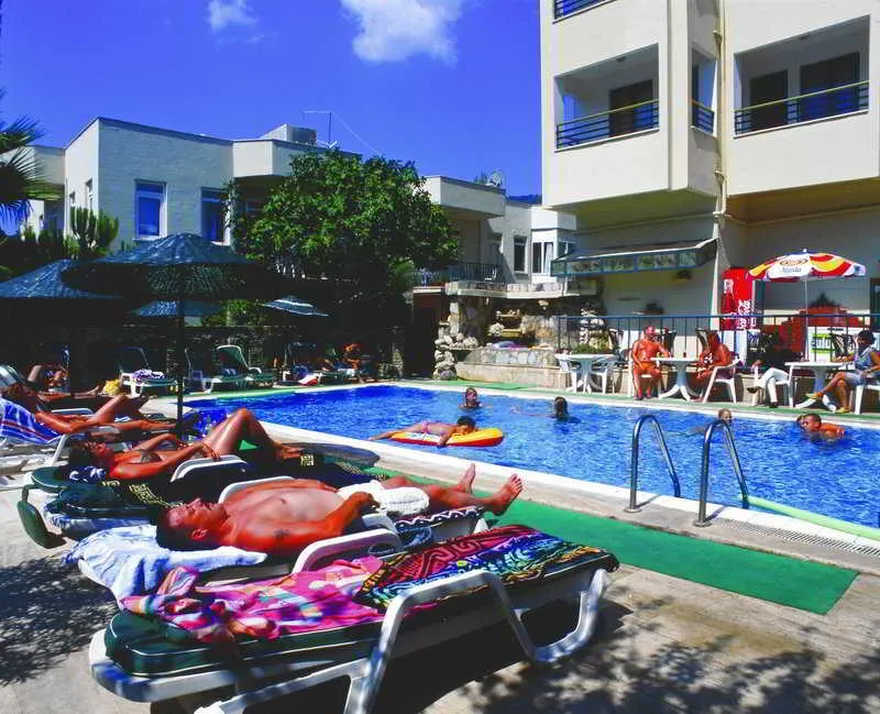 Pool, Diva, Dalaman