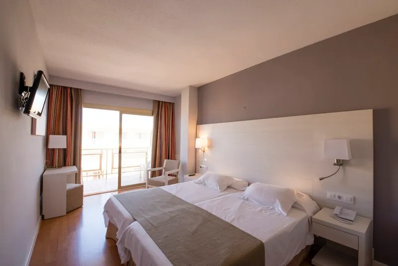 TWIN SUPERIOR POOL VIEW Room, Helios Hotel, Majorca