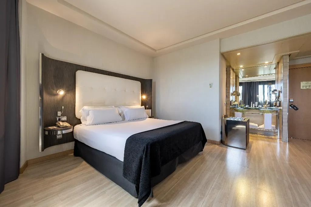 Room, Santos Maydrit Airport, Madrid