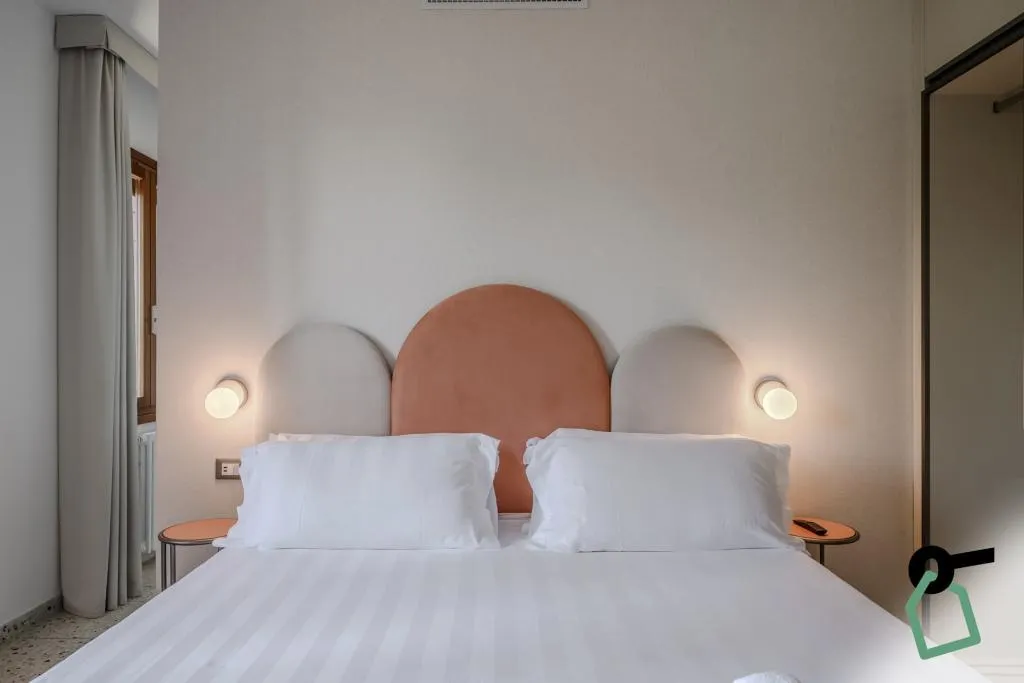 DOUBLE GARDEN VIEW KING BED Room, Hotiday Venezia Cape, Venice