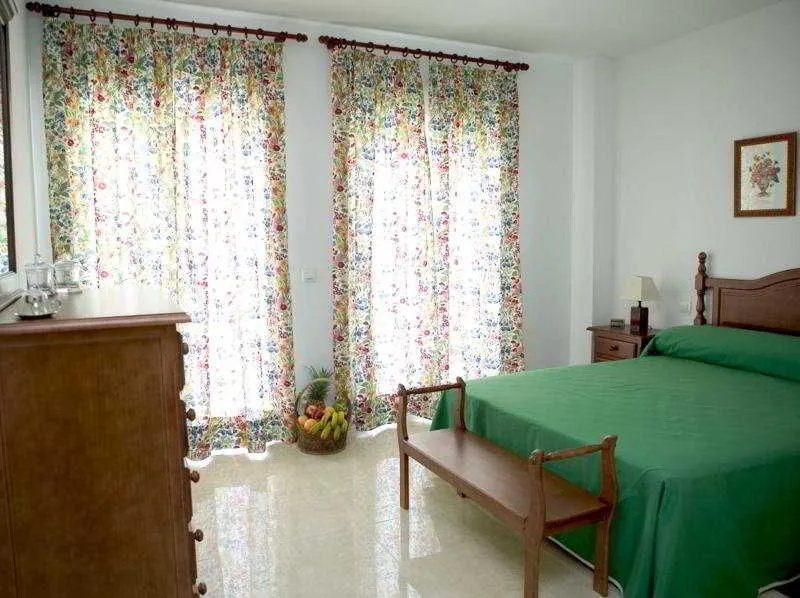 Room, Miguel Angel, Costa Del Sol