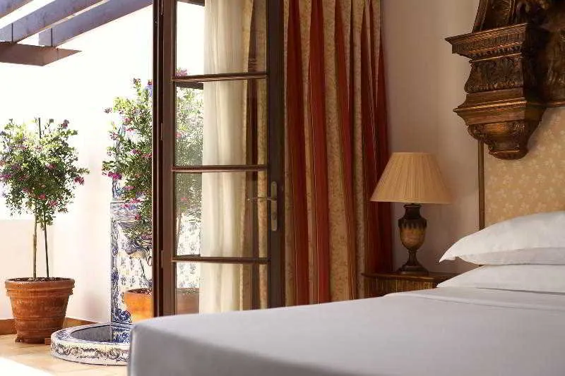 Room, Pine Cliffs Hotel, a Luxury Collection Resort, Algarve