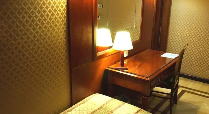 SINGLE STANDARD Room, Hotel Galles, Rome