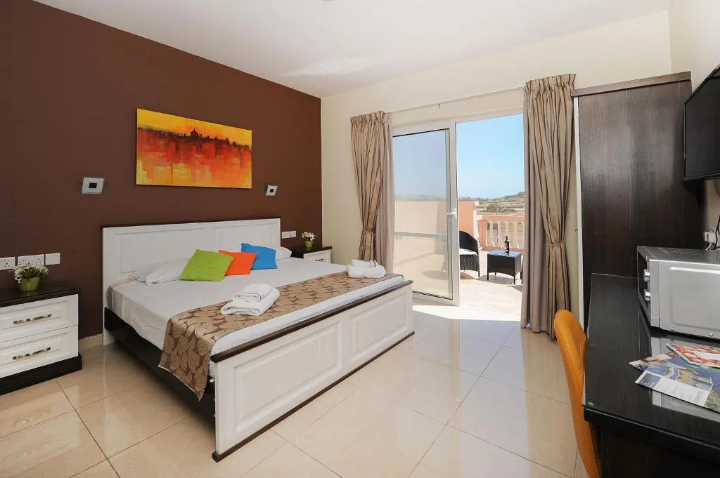 DOUBLE SUPERIOR WITH TERRACE Room, Mariblu Guesthouse, Gozo