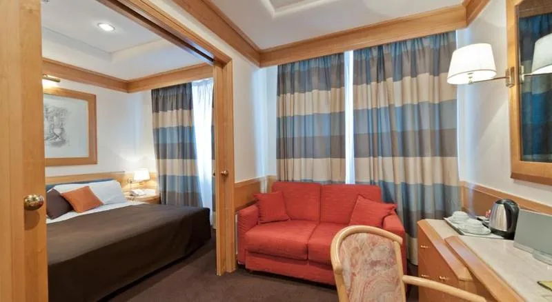 TRIPLE STANDARD Room, White, Rome