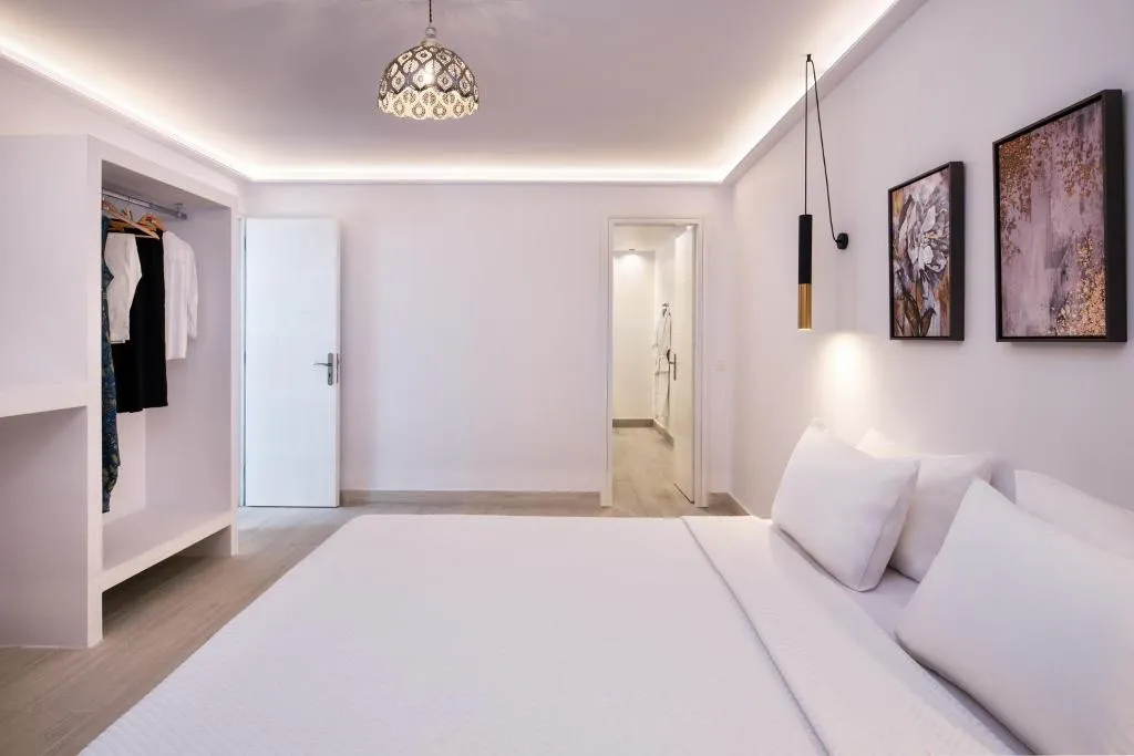 SUITE ONE BEDROOM Room, Palm Island Suites, Santorini