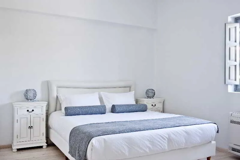SUITE THREE BEDROOMS WITH PRIVATE POOL Room, Thermes Luxury Villas by Mr and Mrs White, Santorini
