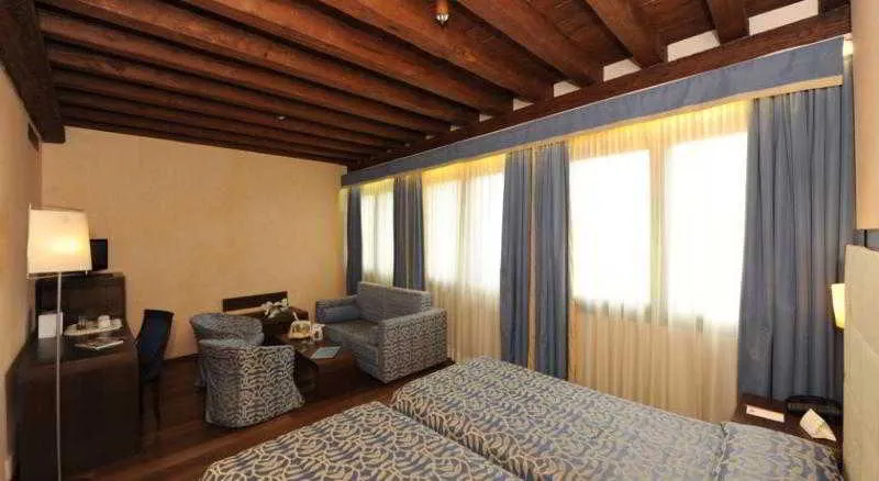 Room, Palazzo Selvadego, Venice