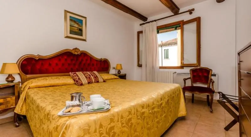 DOUBLE WITH SHARED BATHROOM Room, Hotel Ariel Silva, Venice