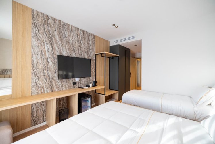 Tris3 Hotel, Kavaje