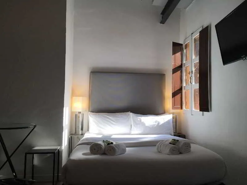 Room, 5 Barcelona Apartments, Barcelona