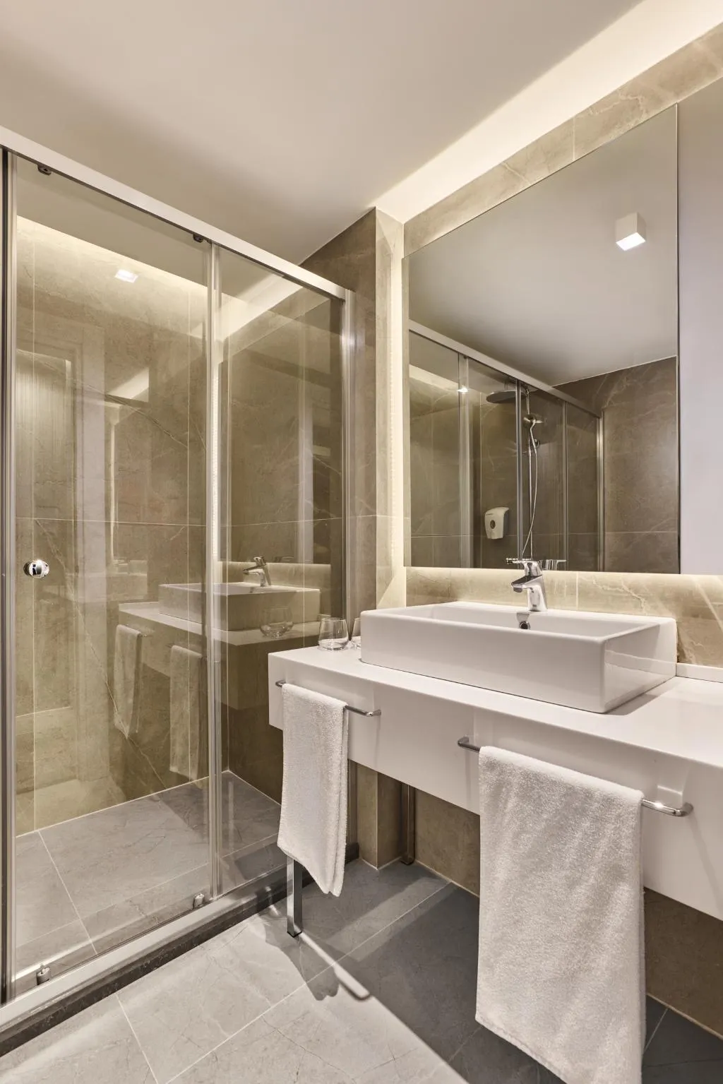 FAMILY ROOM STANDARD Room, The New Zeybek Hotel, Izmir