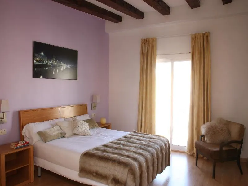 APARTMENT CAPACITY 2 TWO BEDROOMS Room, MH Apartments Plaza, Barcelona