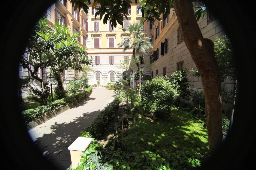 General view, Elegance, Naples