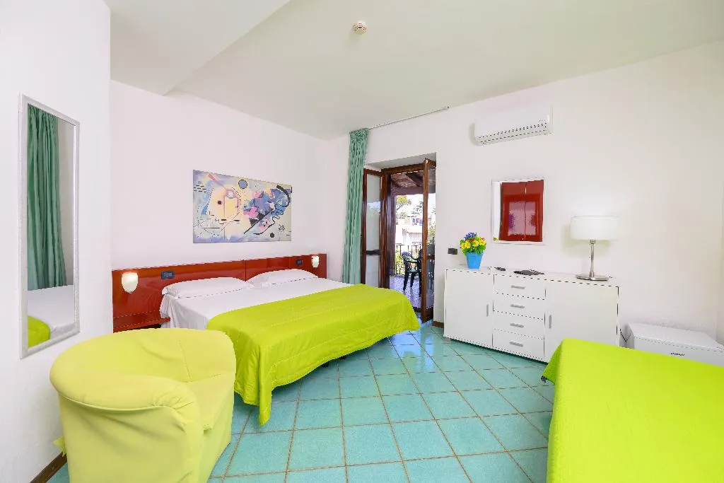 TRIPLE SUPERIOR Room, Hotel Annabelle, Naples